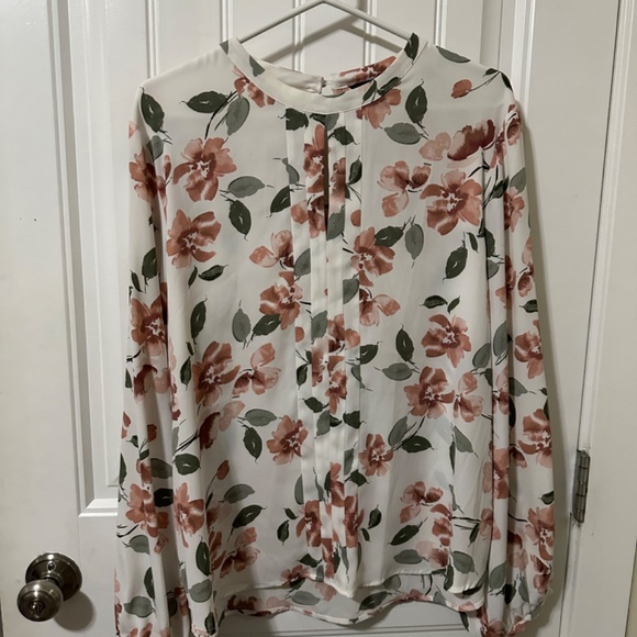 RW&CO Long Sleeve Floral Blouse โ Size XL - Picture 1 of 4